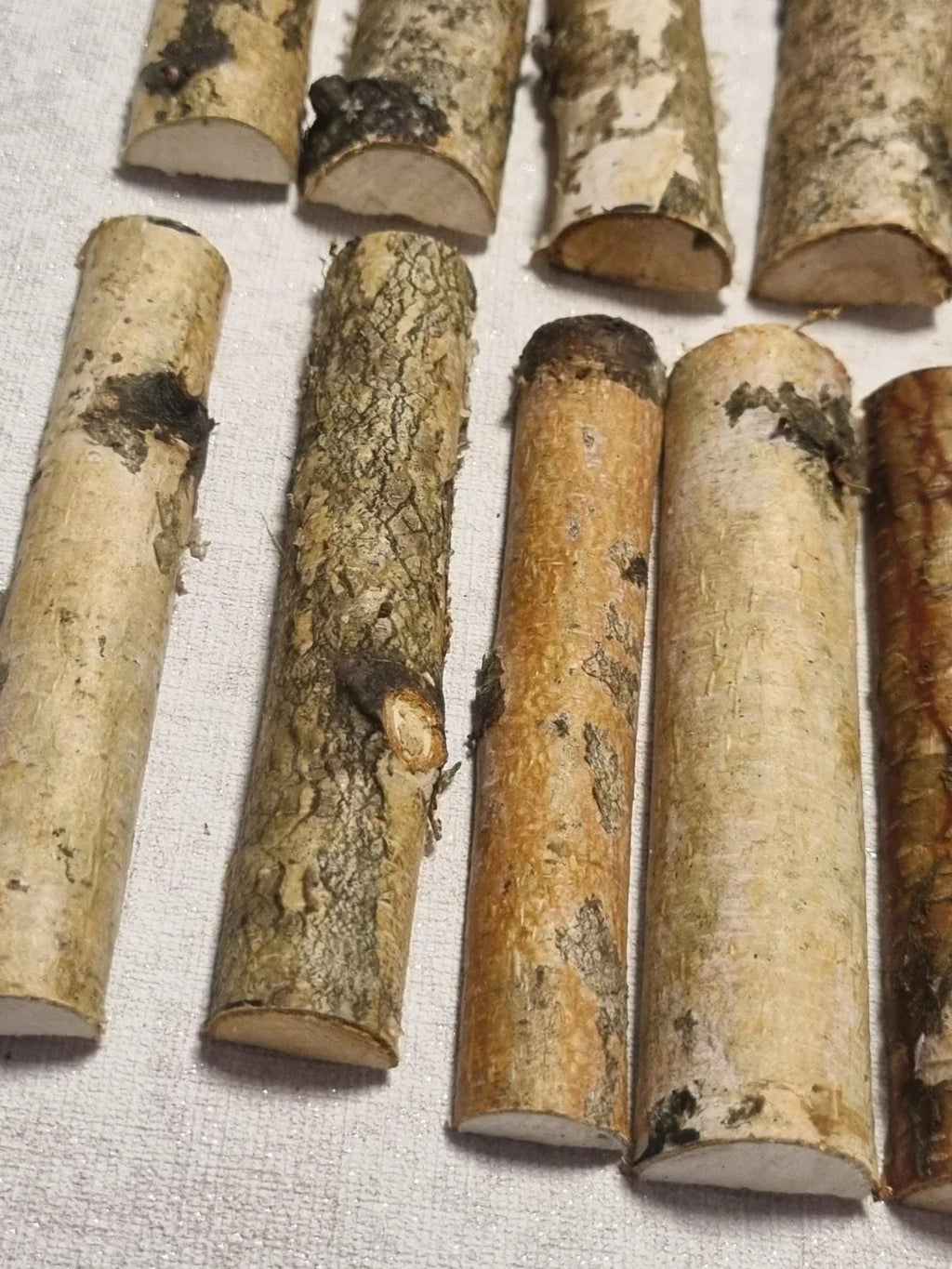 30 pcs Birch Wood Half Logs for Crafts, 4" Natural White Birch Branches, Split Birch Sticks for DIY Home Decor, Rustic Wood Slices for Art